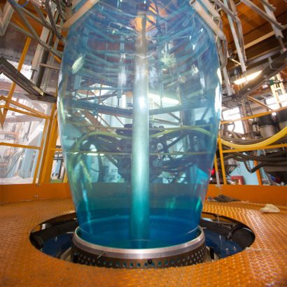 SquareImages_Blowing Laminated Glass Manufacturing with Aerovac Process Materials