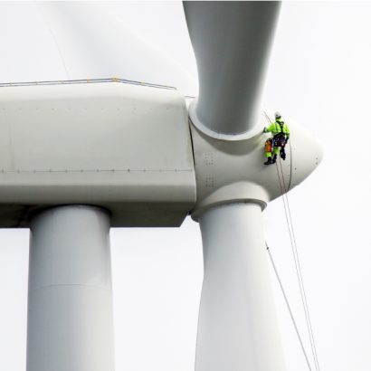 Wind Turbine Repair Close Up_640x640